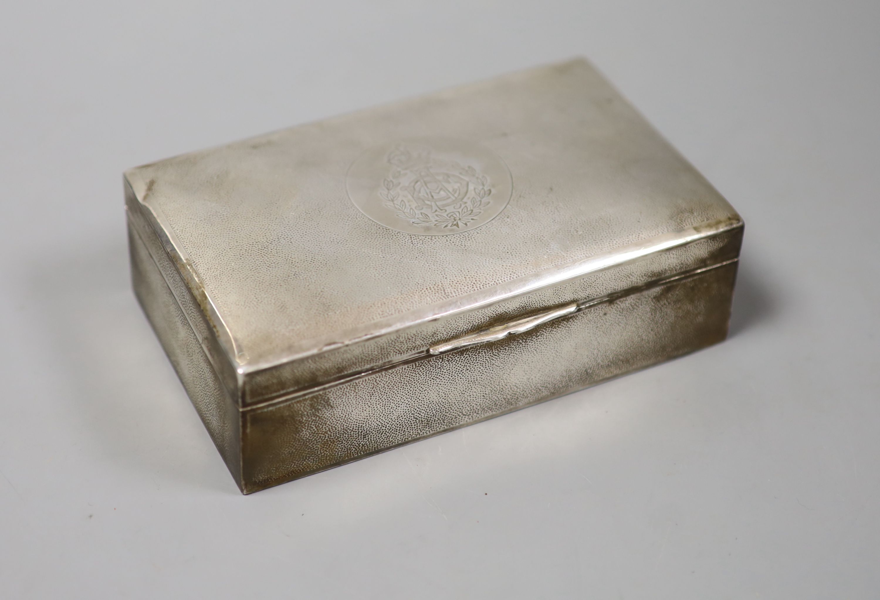 A Tiensin Yeching Chinese Export sterling rectangular cigarette box, no interior